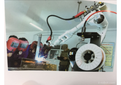 OTC焊接机器国产国内汽车焊接机器人品牌人生产厂家焊接机器人价格ABB松下弧焊自动焊接组配件工业焊接机器人视频有文章解释