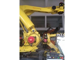 Fanuc/发那科 码垛机器人M一410iB，抓举160公斤 二手工业机器人 二手搬运机器人