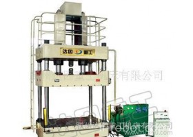 【定做汽车内饰件200T专用液压机 四柱液压机达因重工，工业机器人